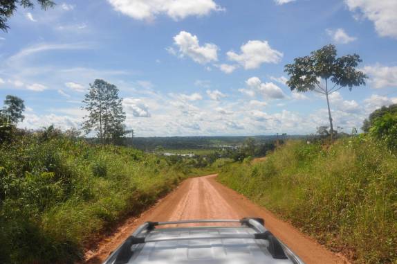 Trecho da Transamazônica que mostra uma paisagem já sem florestas - PA